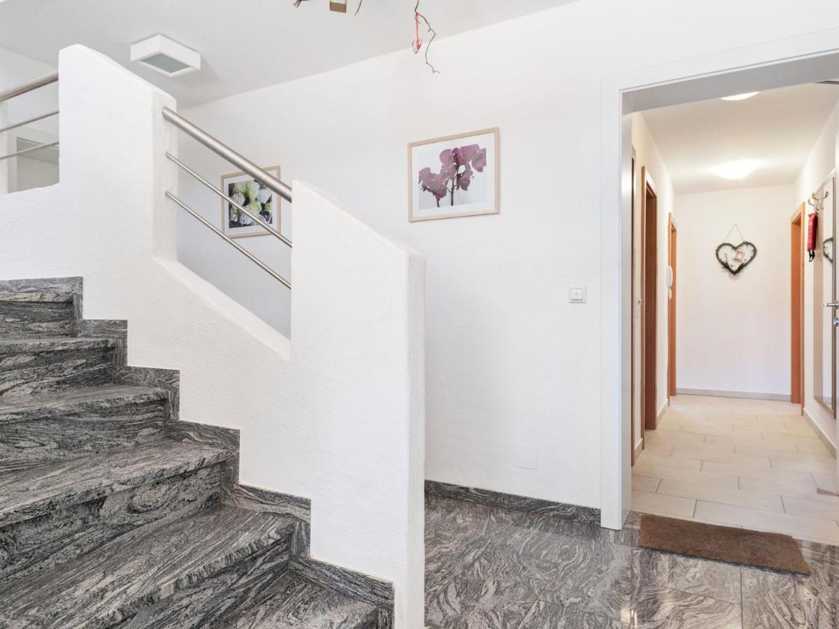 Elegant Apartment In Saalfelden With Balcony Exterior foto